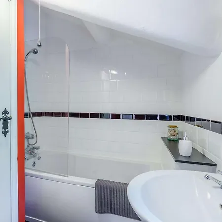 2 Bed In 87180 * Эмблсайд