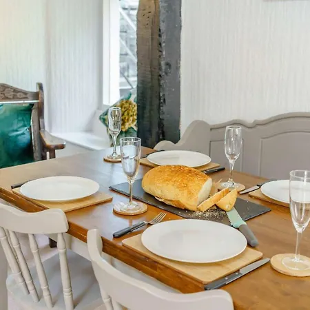 2 Bed In Oc-87180 * آمبيلسايد